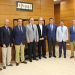 El Gobierno andaluz y el Cacof firman un acuerdo de impulso a la farmacia