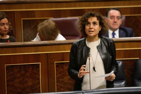 Dolors Montserrat, ministra de Sanidad en el Congreso de los Diputados