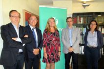 Representantes de la Consejería de Sanidad de Islas Baleares y el Servicio de Salud de la región (IbSalut) junto al director de Diariofarma, José María López, antes del Encuentro de Expertos sobre ‘La Estrategia de cronicidad en Islas Baleares”