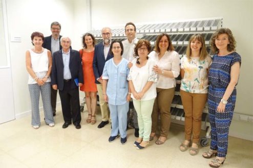 El Consejero de Salud, Fernando Domínguez, ha visitado hoy las nuevas instalaciones acompañado por el gerente del SNS-O, Óscar Moracho, por el director de Asistencia al Paciente, Alfredo Martínez, por el subdirector de farmacia del SNS-O, Antonio López, y por la directora gerente de la Anadp, Inés Francés