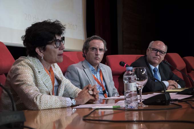 Candela Calle, directora Gerente Instituto Catalán de la Salud y del Instituto Catalán de Oncología (ICO) y Angel Fernández, presidente y director general de MSD en España