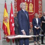 Cifuentes encarga a Ruiz “mejorar aún más la mejor Sanidad de España”
