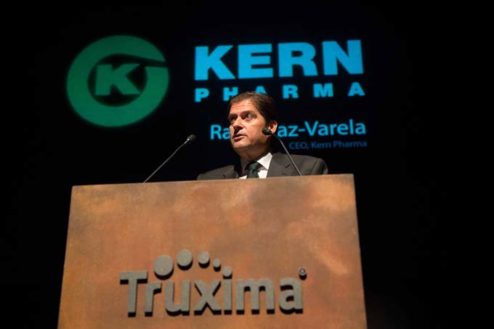 Raúl Díaz-Varela, consejero delegado de Kern Pharma durante el simposio de presentación de Truxima