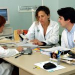 Andalucía inicia una consulta pública para regular la acreditación de enfermeros prescriptores