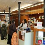 Los españoles se decantan por la compra en la farmacia física