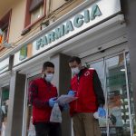 Voluntarios de Cruz Roja ya ayudan a las farmacias de Valencia a entregar medicamentos a domicilio