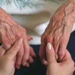 AEBI: “Ofrecer la eutanasia cuando no está resuelto el acceso universal a los paliativos es una irresponsabilidad”