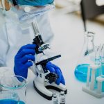 Farmaindustria aboga por la descentralización de los ensayos en fases tempranas en cáncer