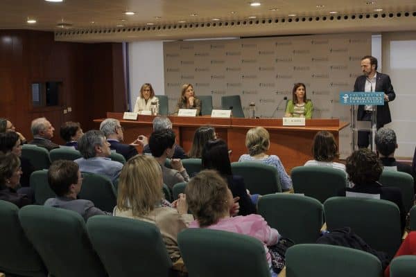 La nueva Junta de Gobierno del COF de Barcelona toma posesión para el ...