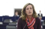 Imagen de la eurodiputada socialista Soledad Cabezón, que ha liderado el informe de acceso, en el Parlamento Europeo.