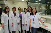 Farmacéuticas especialistas del Servicio de Farmacia del Hospital Vall d'Hebrón de Barcelona.