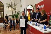 Jesús Aguilar recibe el título de académico de la Academia de Farmacia de Murcia.