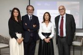 Beatriz Pérez Sanz; Alfredo García Layana; Marta S. Figueroa y Federico Plaza.