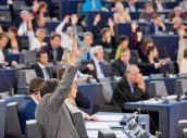 202411 votación en el parlamento europeo 14645187876_9ffdbbf9b2_o