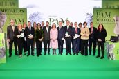 Representantes del CGCOF, autoridades y premiados en la gala de los Premios Panorama y Entrega de las Medallas del Consejo