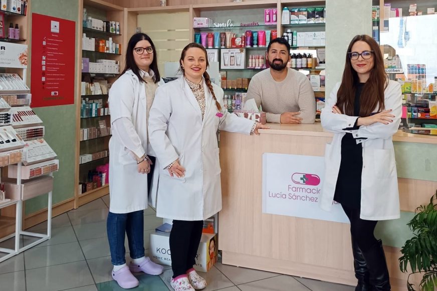 Farmacéuticos participantes en la campaña.