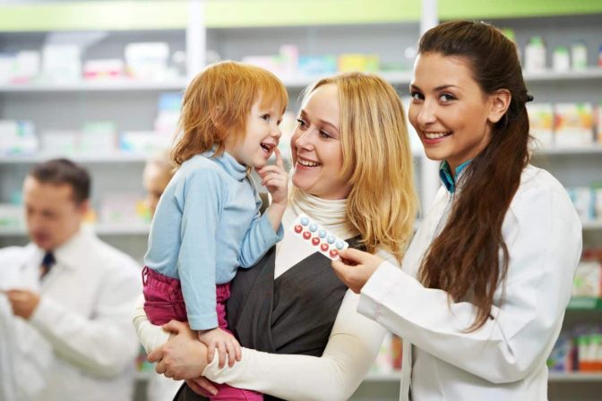 202501 mujeres en farmacia salud femenina