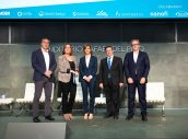 Miguel Ángel Moreno, Ana Clopés, Elena Casaus, Andrés Cervantes y José María López antes de empezar el acto.