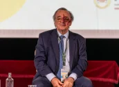 Mariano Barbacid en los cursos de verano de El Escorial