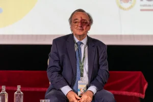 Mariano Barbacid en los cursos de verano de El Escorial