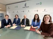 Representantes de la Consejería de Sanidad de Castilla-La Mancha, el Sescam y Sandoz.