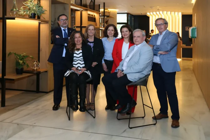 Participantes en el Encuentro de Expertos ‘El reto de la dependencia estructural del plasma importado’.