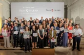 Foto de grupo de la entrega de las Becas Gilead