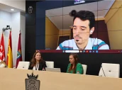 Margarita de la Pisa, Nuria Amarilla (presidenta de la secciñón de derecho farmacéutico del ÍCAM y moderadora) y Ion Arocena, por teleconferencia.