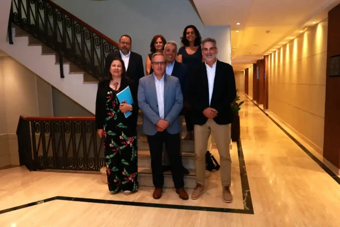 Participantes en el del cuarto Encuentro de Expertos del ciclo ’Medicamentos derivados del plasma: avances y retos estratégicos’