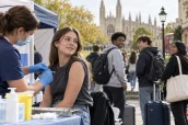 202609 vacunación reino unido jóvenes