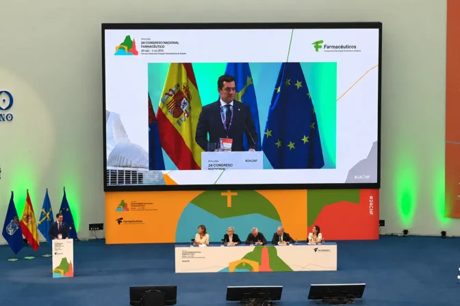 El presidente del COF de Málaga, Francisco Criado, durante sus palabras tras anunciarse que Málaga será sede del 25 CNF
