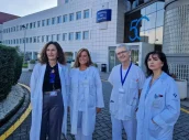 De izquierda a derecha, la directora de Atención Hospitalaria, Liliana Meana; la jefa de servicio de Farmacia, Nieves González; el jefe de la Unidad de Gestión Clínica de Neumología, Jesús Allende, y la coordinadora de la Unidad de Hospitalización a Domicilio, Elena Méndez Infiesta.