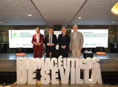 250 farmaceìuticos se reuìnen en Sevilla para reflexionar sobre el futuro de la farmacia comunitaria 1