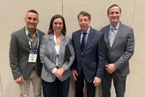 Representantes de la SEFH junto a Robert Moss, vicepresidente de la FIP.