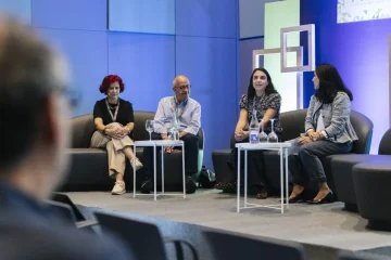 María Sacramento Díaz Carrasco; Eduardo López-Briz; Esther Echarri y María Espinosa, moderadora