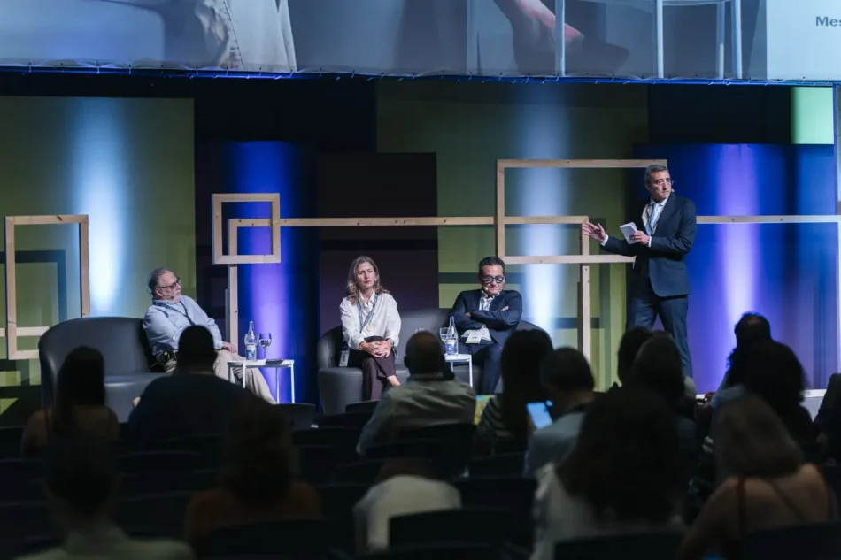 Participantes en la mesa Estrategias en Terapias Avanzadas
