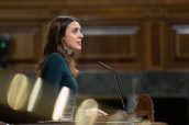 La ministra de Igualdad, Irene Montero, defiende el dictamen del proyecto de ley orgánica de salud sexual y reproductiva y de la interrupción voluntaria del embarazo.