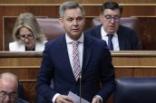 El ministro Miñones, durante una intervención en el Congreso de los Diputados.