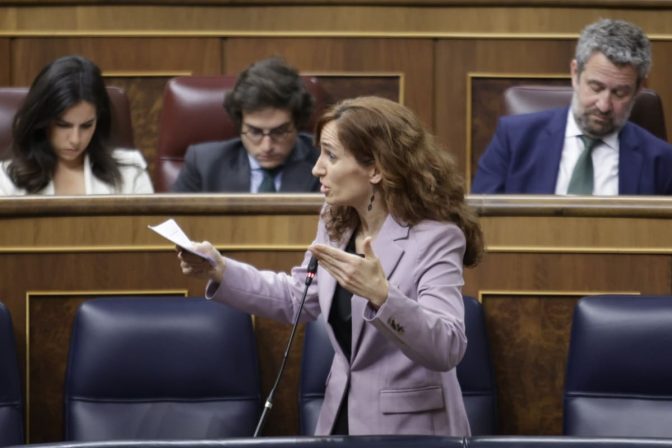 La ministra de Sanidad durante su intervención en el Congreso.