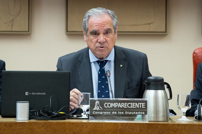 El presidente del CGCOF, Jesús Aguilar, durante su intervención en la subcomisión,