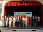 Galardonados y autoridades de esta V edición de los premios.