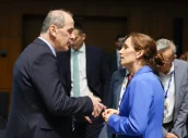 Mónica García momentos antes de comenzar la reunión de EPSCO.