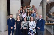 La ministra Carolina Darias y la consejera Gotzone Sagardui, con los participantes en el XXXVI Congreso Nacional de Coordinadores de Trasplantes que se celebra en el Palacio Euskalduna de Bilbao