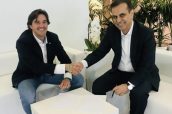 Imagen de la firma del acuerdo entre el COF de Santa Cruz de Tenerife y Melpopharma.