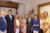 Imagen de la reunión de Ana Pastor con la Comisión Permanente del COF de Madrid.