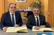 Jesús Aguilar y Jaume Pey, en la firma del acuerdo entre el CGCOF y Anefp.