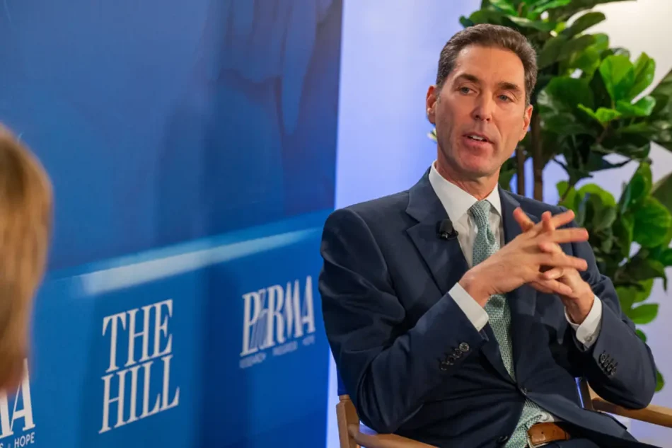 Stephen J. Ubl. Presidente de Phrma.