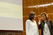 Carmen Monton y Dolors Montserrat durante el acto de traspaso de cartera ministerial.