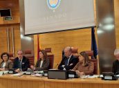 Mesa de la Comisión de Sanidad del Senado, durante la intervención de Jesús Aguilar.