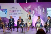 Carina Escobar (POP y moderadora), Tomás Cobo (Consejo General de Colegios Oficiales de Médicos), José Ramón Luis-Yagüe (Farmaindustria), Maida López-Belmonte (Fenin), Raquel Martínez (Consejo General de Colegios Oficiales de Farmacéuticos) y Diego Ayuso (Consejo General de Colegios Oficiales de Enfermería).